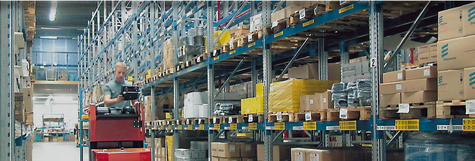 Warehouses with Selective Pallet Rack. Quality Selective Pallet Rack. SSI Schaefer. www.schaefershelving.com