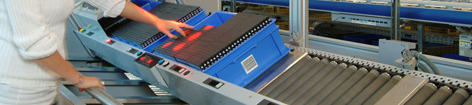 Warehouses with Picking to Tote. Quality Picking to Tote. SSI Schaefer. www.schaefershelving.com